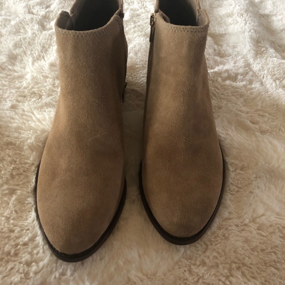 Boots - Picture 3 of 3